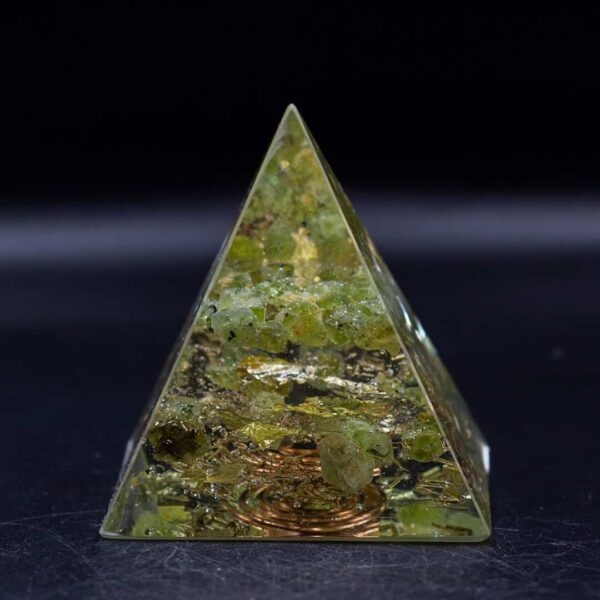 Orgonit piramida Peridot